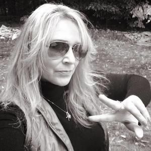 Meet your Posher, Evie